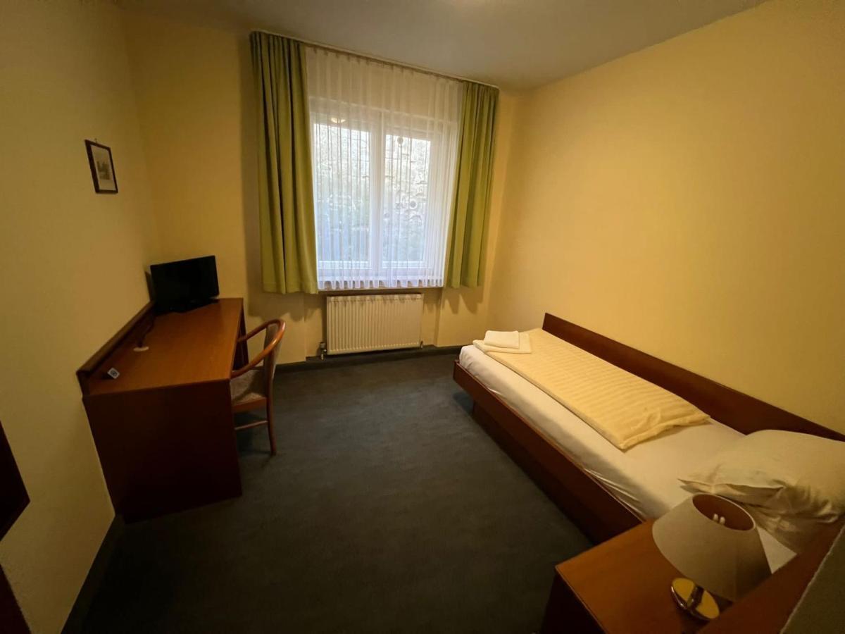 Hotel-Gasthof Postbraeu Dingolfing Zewnętrze zdjęcie